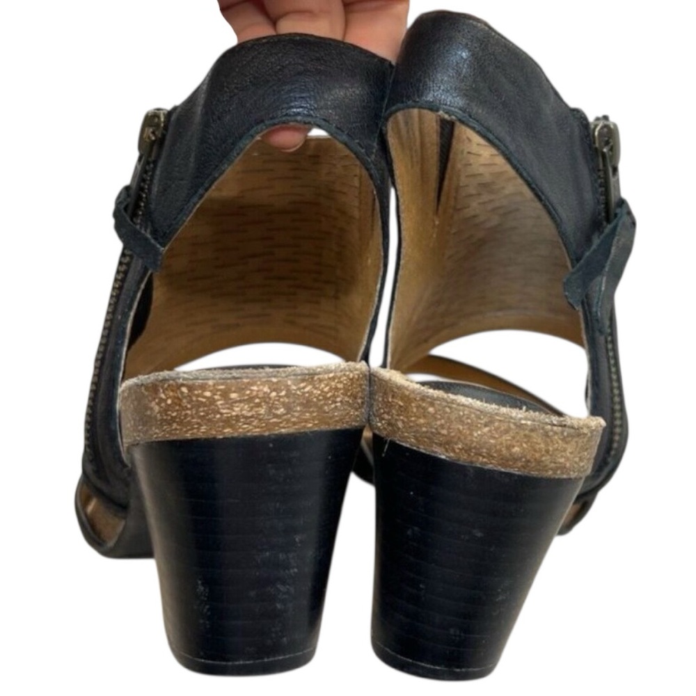 Sofft Milan Black Leather Side Zip Ankle Cuff,  Open Toe  Sandals. Brand New. - Picture 4 of 12
